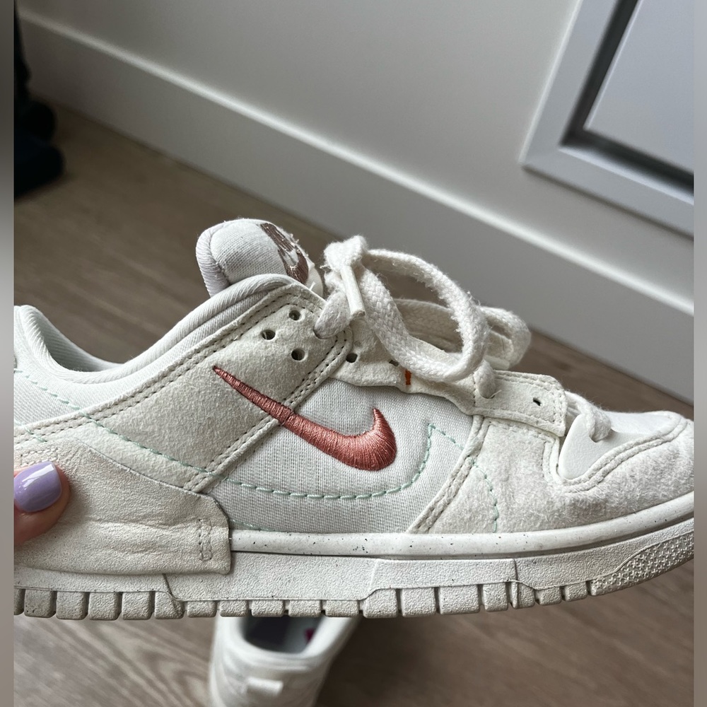 Women’s Nike Dunk Low Disrupt 2 in pale ivory size 6.5